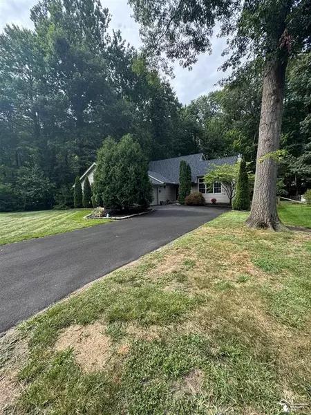 2028 Stoneybrook Lane, Bedford Twp, MI 48182