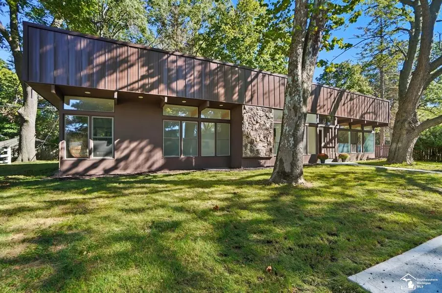 425 Oakwood Street, Monroe, MI 48162