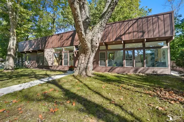 Monroe, MI 48162,425 Oakwood Street