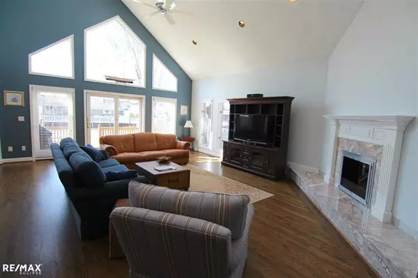 Harrison Twp, MI 48045,37895 Lakeshore