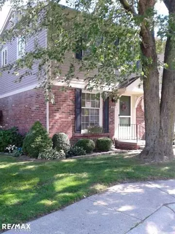 20132 GREAT OAK CIRCLE, Clinton Township, MI 48036