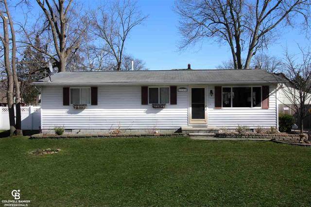 1720 Michigan St, Algonac, MI 48001