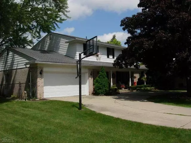 39219 Twenlow, Clinton Township, MI 48038