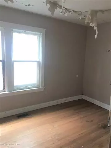 Detroit, MI 48221,17203 Roselawn