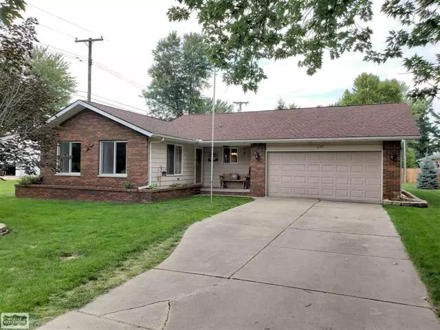 235 E KEMPF CT, Capac, MI 48014