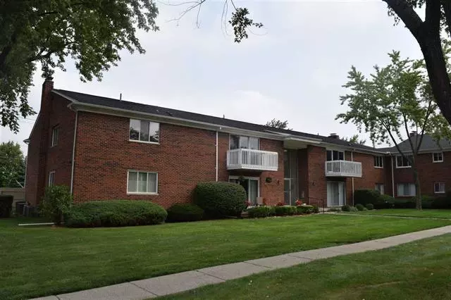 42755 Sheldon 113, Clinton Township, MI 48038