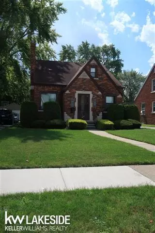 15598 Crescentwood, Eastpointe, MI 48021