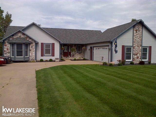 8118 Potter Rd, Flushing Twp, MI 48433