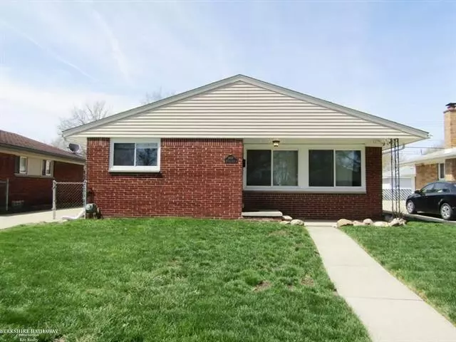 24517 Ursuline, St. Clair Shores, MI 48080