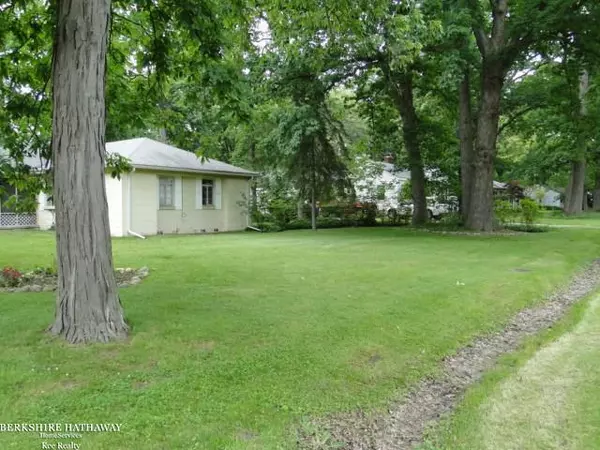 Clinton Township, MI 48035,21667 Woodbury