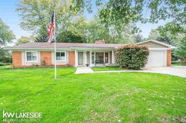 6108 HERBMOOR DR, Troy, MI 48098