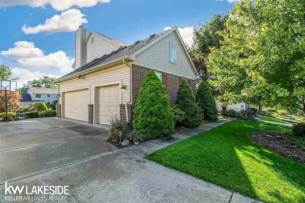 Wixom, MI 48393,1908 Devonshire Dr