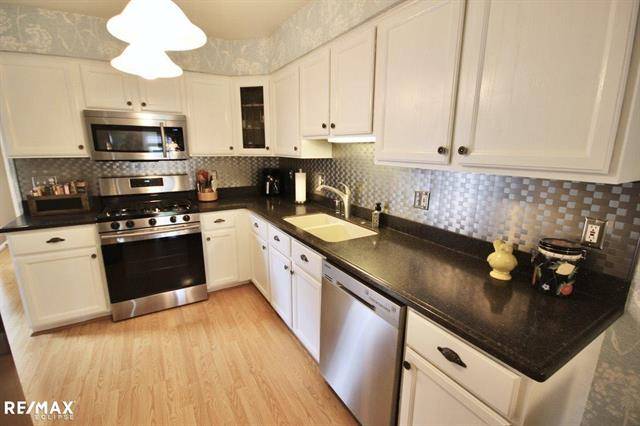 Fraser, MI 48026,33720 Pine Ridge Dr