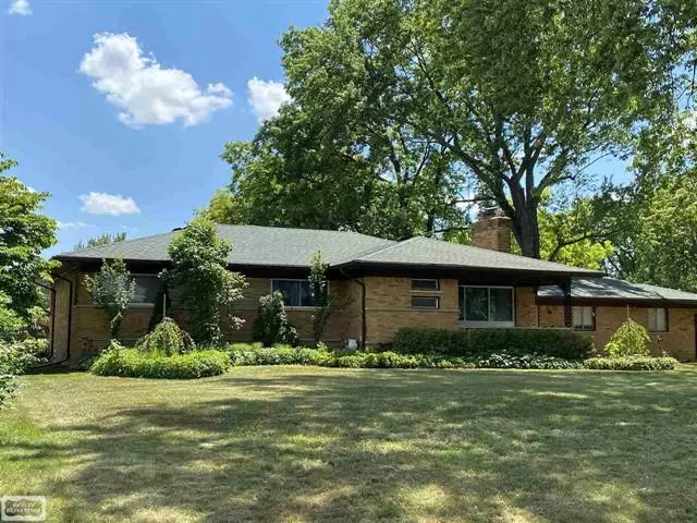 Shelby Twp, MI 48316,4064 Huhn