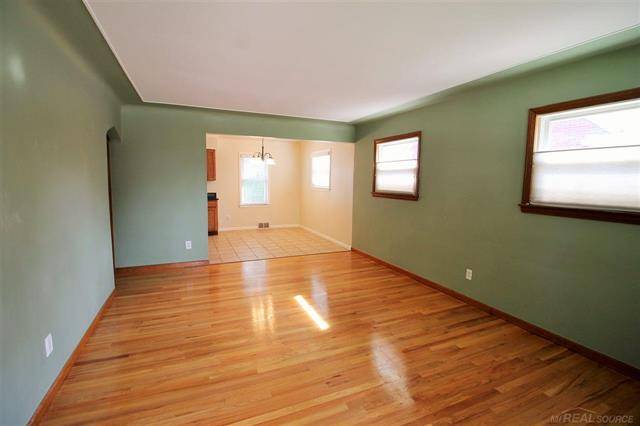 St. Clair Shores, MI 48080,22406 Edmunton