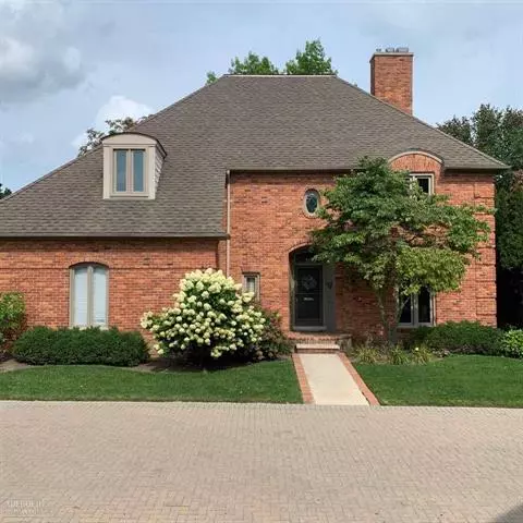 18 SYCAMORE, Grosse Pointe, MI 48230