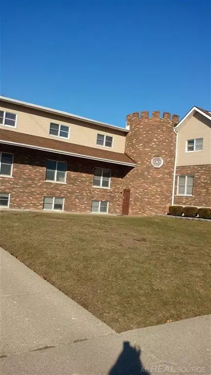 17097 17 Mile Road, Clinton Twp, MI 48038