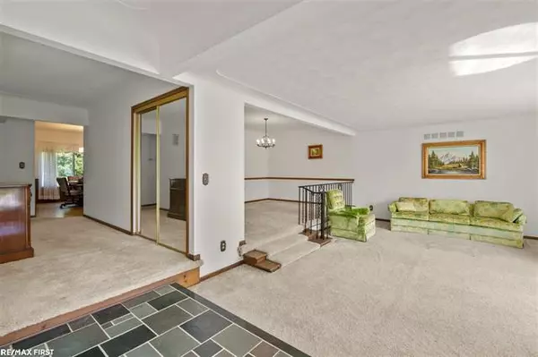 Rochester Hills, MI 48309,2098 Chalet Dr