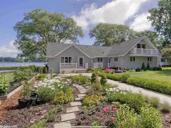 2176 NORTH CHANNEL, Harsens Island, MI 48028