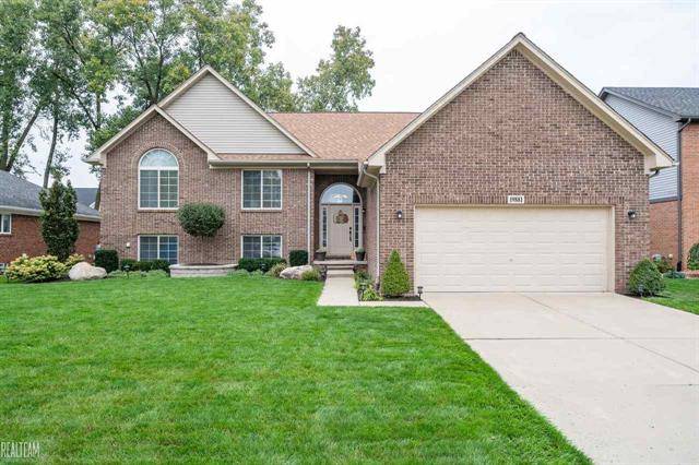 19881 Woodview, Clinton Twp, MI 48038