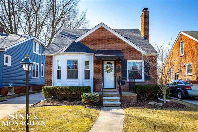 1977 Hawthorne, Grosse Pointe Woods, MI 48236