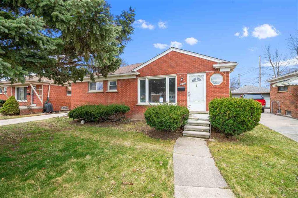 20216 Frazho, St. Clair Shores, MI 48081