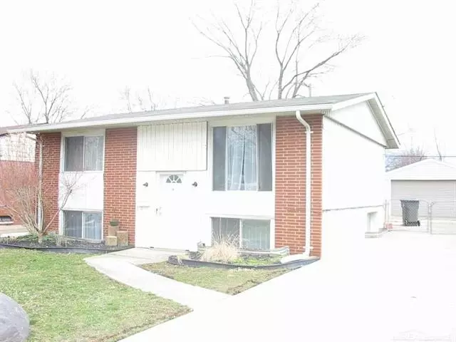 34432 beaconsfield, Clinton Township, MI 48035