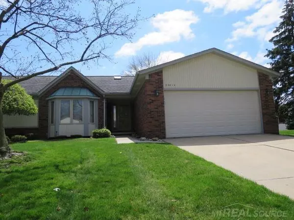 23014 Pinetree Cirle 1, Macomb, MI 48042