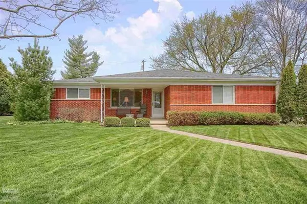 37643 Patricia Dr.,  Clinton Twp,  MI 48036
