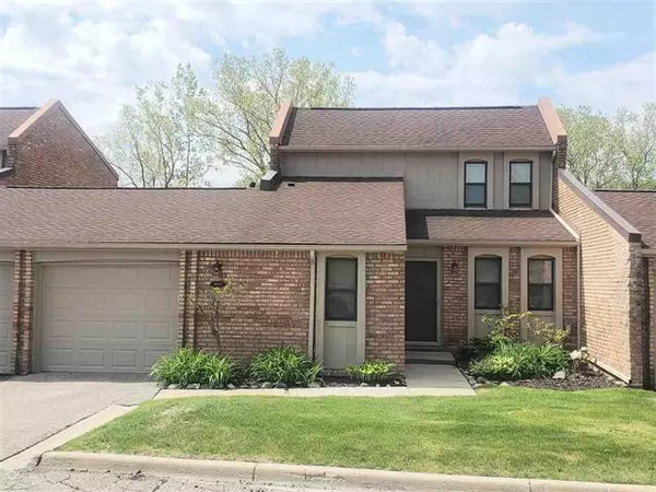 3015 Moon Lake, West Bloomfield, MI 48323