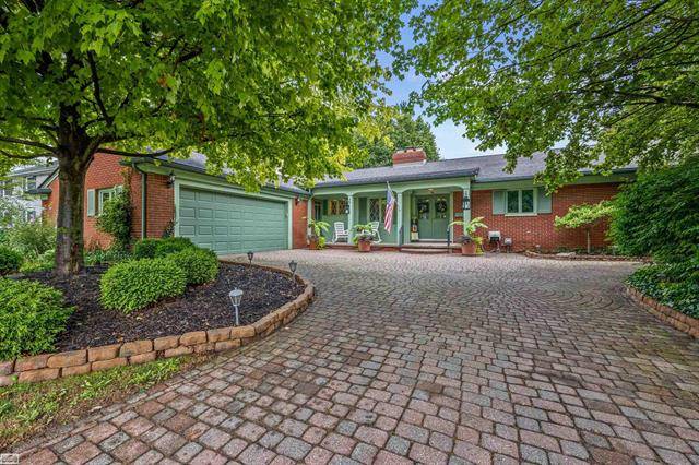 38 W Breitmeyer Pl, Mt. Clemens, MI 48043