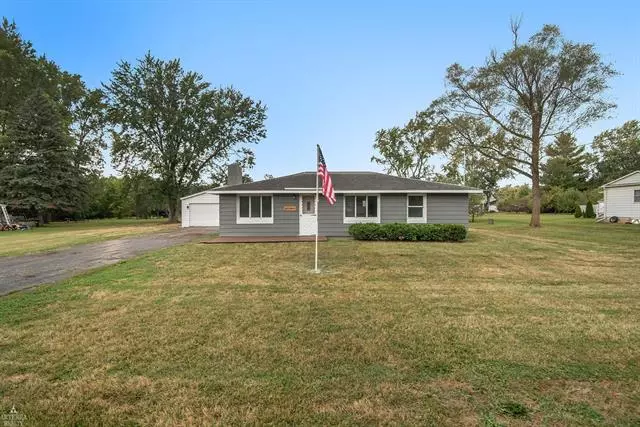 3102 Coin St, Burton, MI 48519