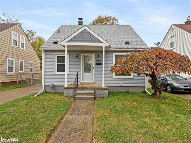 29711 Kelly,  Roseville,  MI 48066