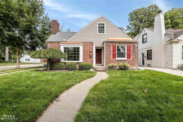 1466 Hampton, Grosse Pointe Woods, MI 48236