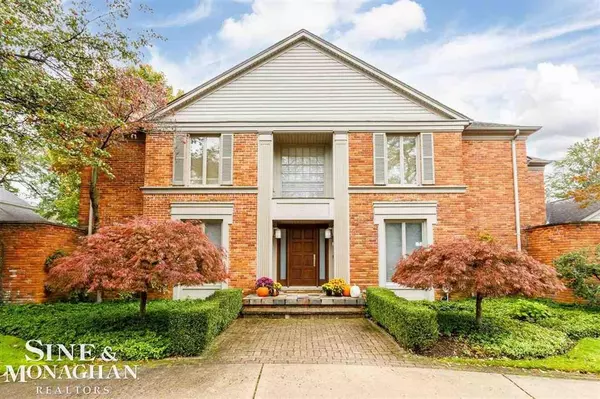 41 Woodland Shores, Village Of Grosse Pointe Shores, MI 48236