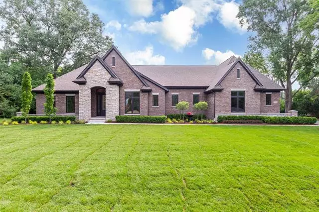 7155 Holiday, Bloomfield Hills, MI 48301