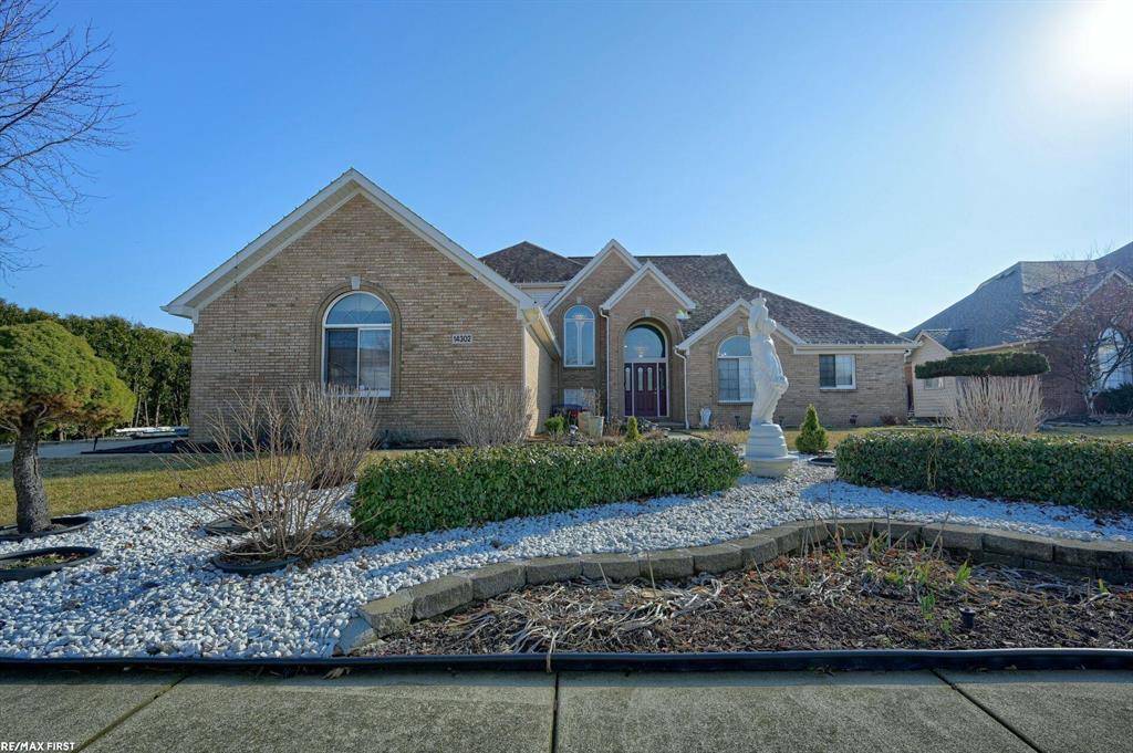 14302 Glenwood,  Shelby Twp,  MI 48315