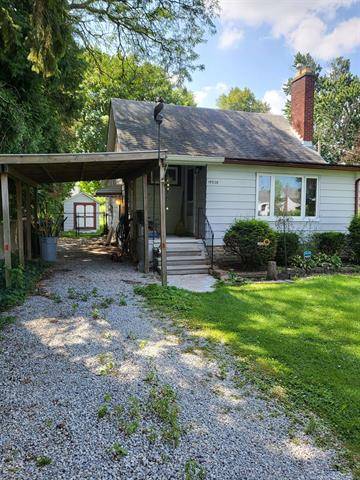 19530 Wallace,  Roseville,  MI 48066
