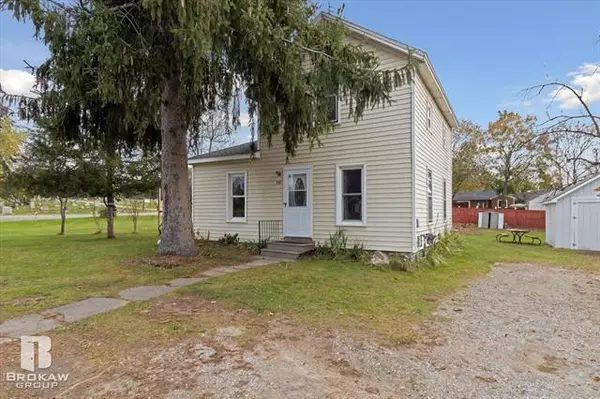 532 E Broad,  Linden,  MI 48451