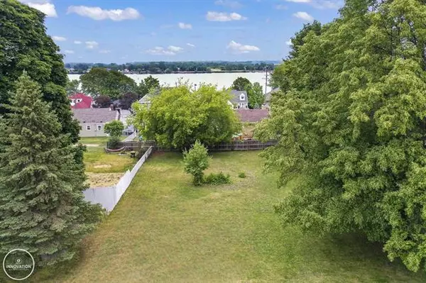 1379 S Riverside,  St. Clair,  MI 48079