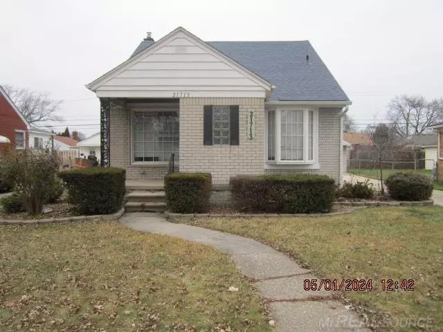 21713 Woodbridge, St. Clair Shores, MI 48080