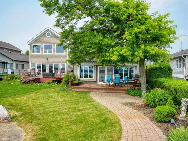 5403 Pointe Drive, East China Twp, MI 48054