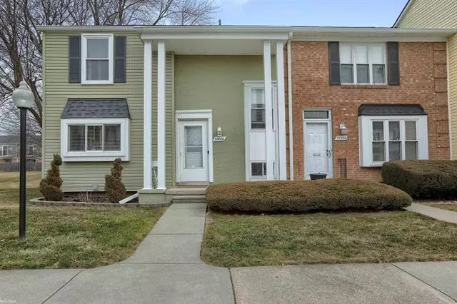 37400 CHARTER OAKS, Clinton Twp, MI 48036