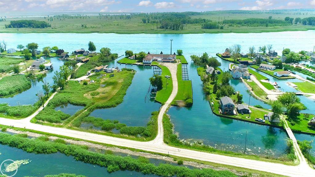 7800 S Channel Drive, Clay Twp, MI 48028