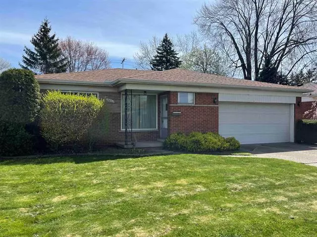 Warren, MI 48089,26062 Newport
