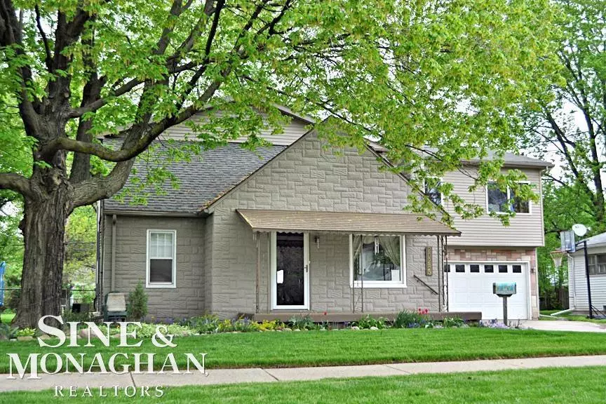 20285 Huntington, Harper Woods, MI 48225