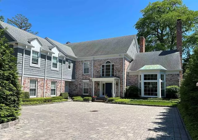 6 Dodge Place, Grosse Pointe, MI 48230