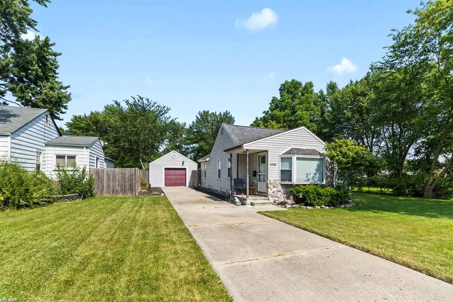 24238 Stewart Avenue, Warren, MI 48089