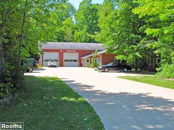 3772 Van Dyke Avenue, Almont Twp, MI 48003