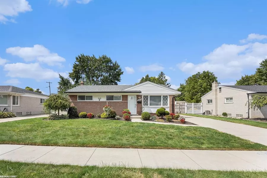 35929 Sherborne Drive, Clinton Township, MI 48035